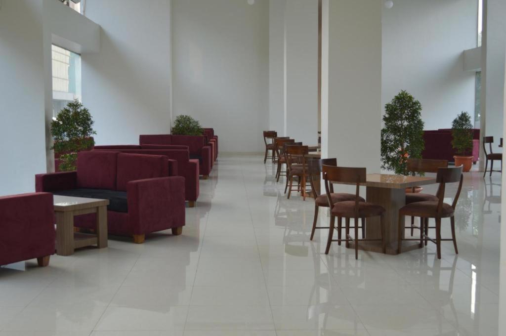 Win Grand Hotel Bekasi Exterior photo