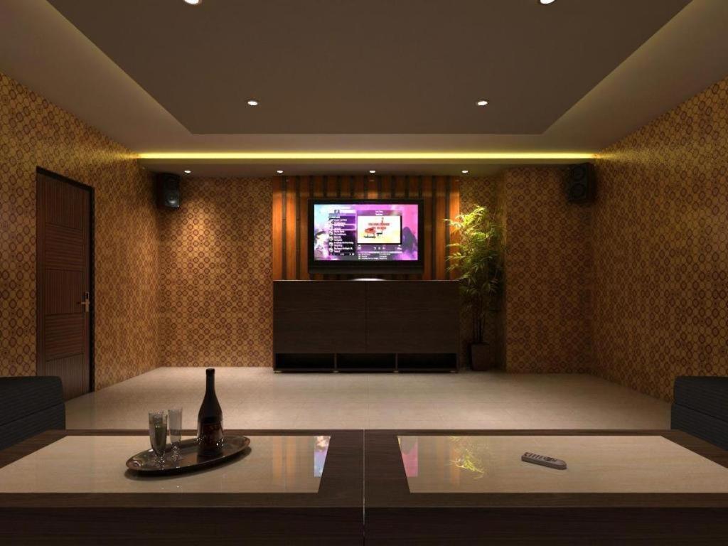 Win Grand Hotel Bekasi Exterior photo